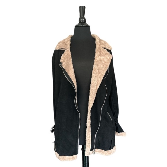 Jackets & Blazers - Black Jacket With Faux Fur